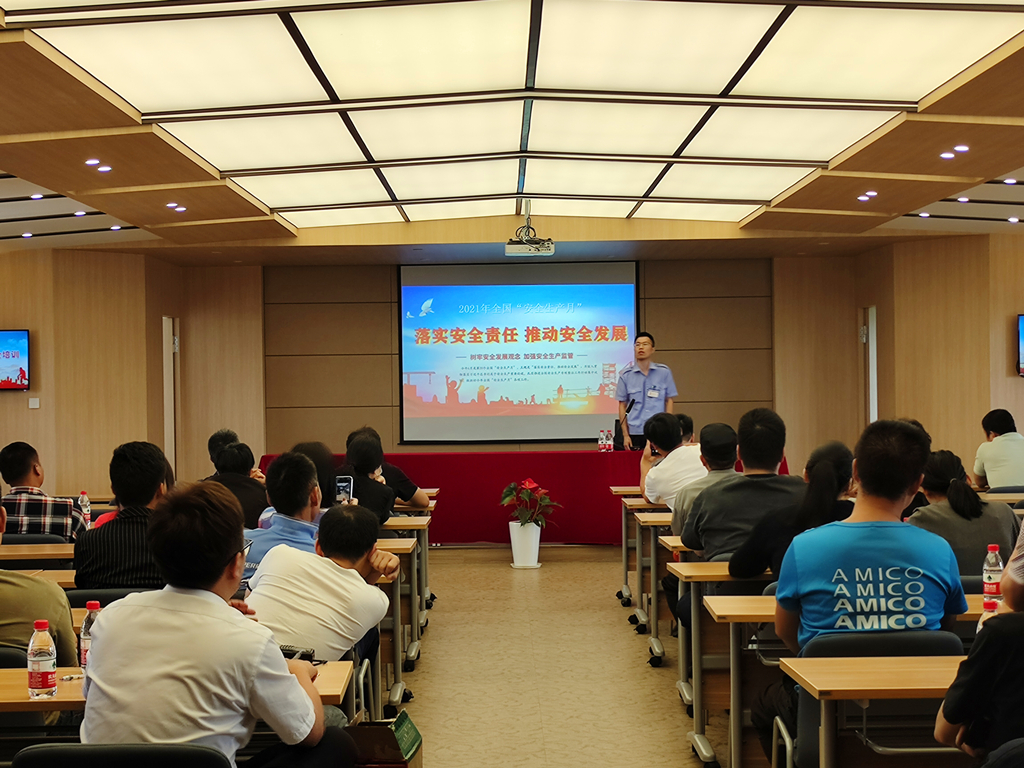 落实安全责任 推动安全发展 ——耀世娱乐市场开展消防安全培训