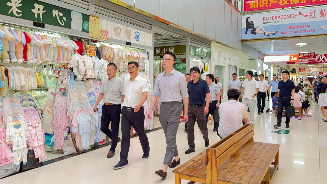 绷紧“安全弦”，，，，，，，把好“节前关”！拱墅区区领导莅临钱江商城开展节前安全生产检查