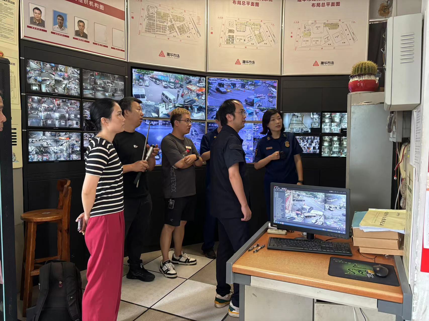 拱墅区消防救援大队赴耀世娱乐五金市场共筑消防安全屏障