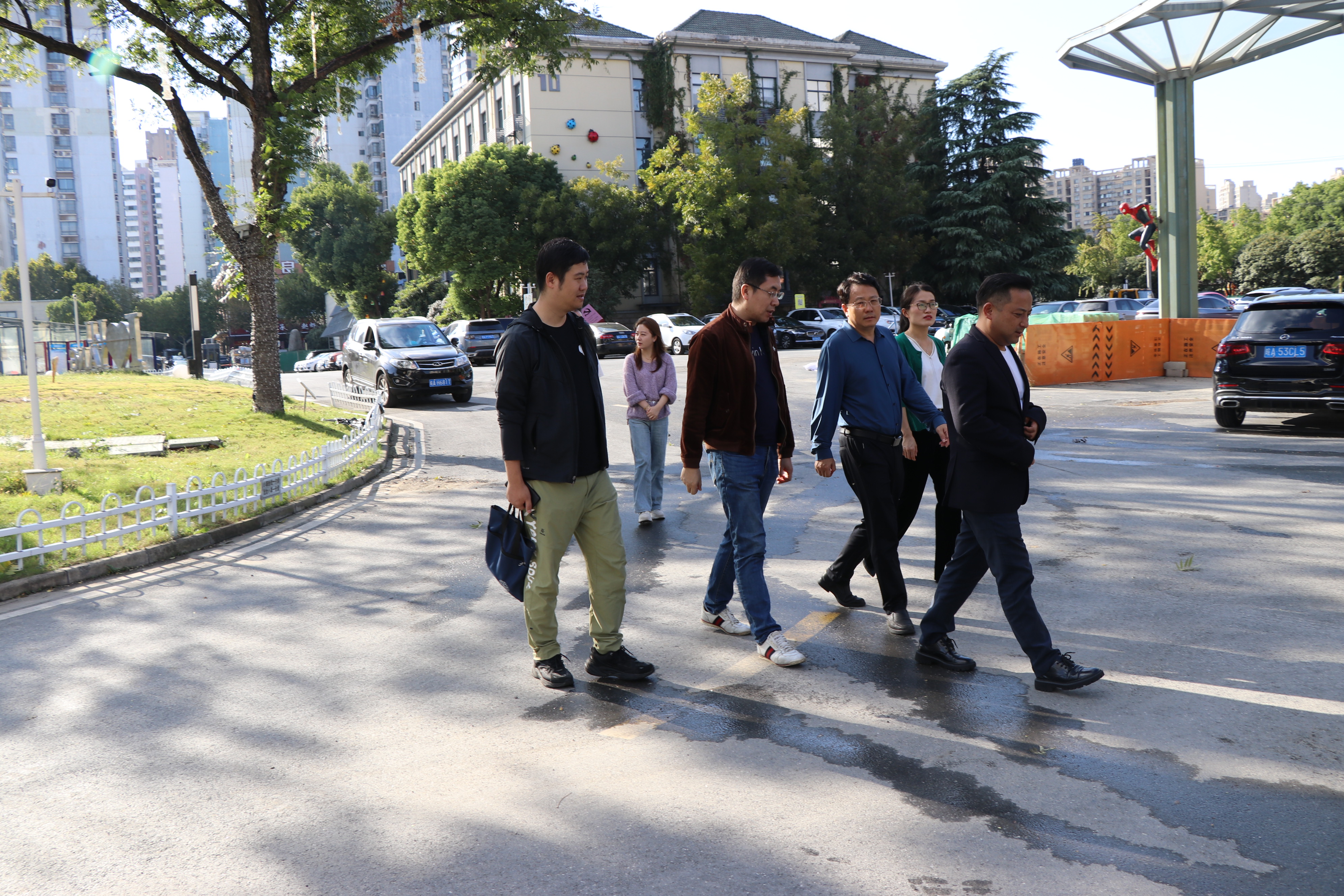 庐阳区副区长方志山一行莅临庐阳耀世娱乐文创园调研