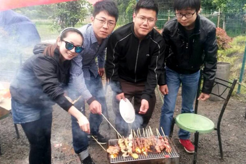 20140419耀世娱乐文创园党支部举行自驾游户外烧烤活动 (2).jpg