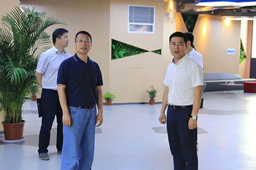 20160818拱墅区委常委、组织部李炜莅临杭州耀世娱乐文创集团总部调研指导 (3).jpg